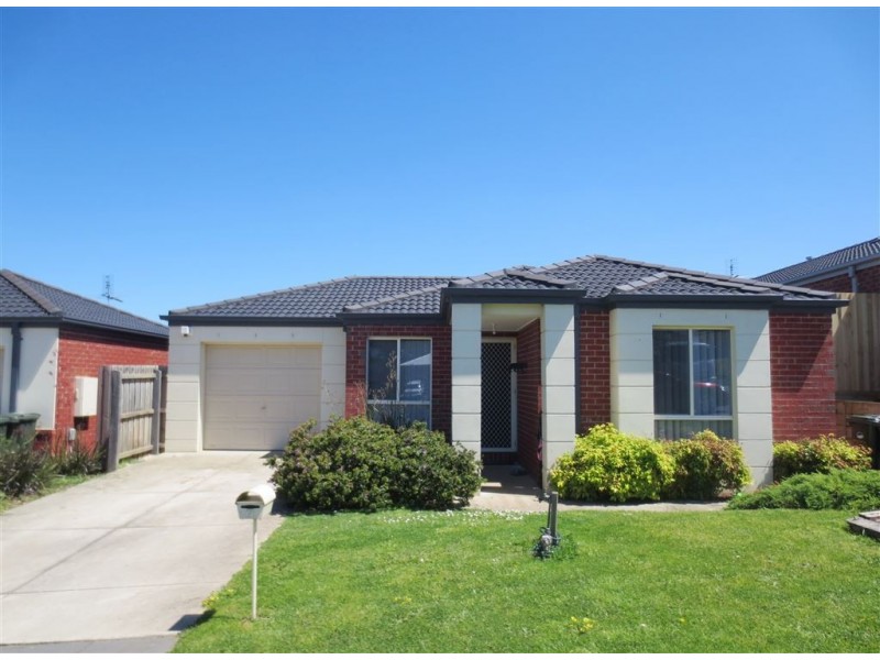 7 Rowan Walk, Drouin VIC 3818