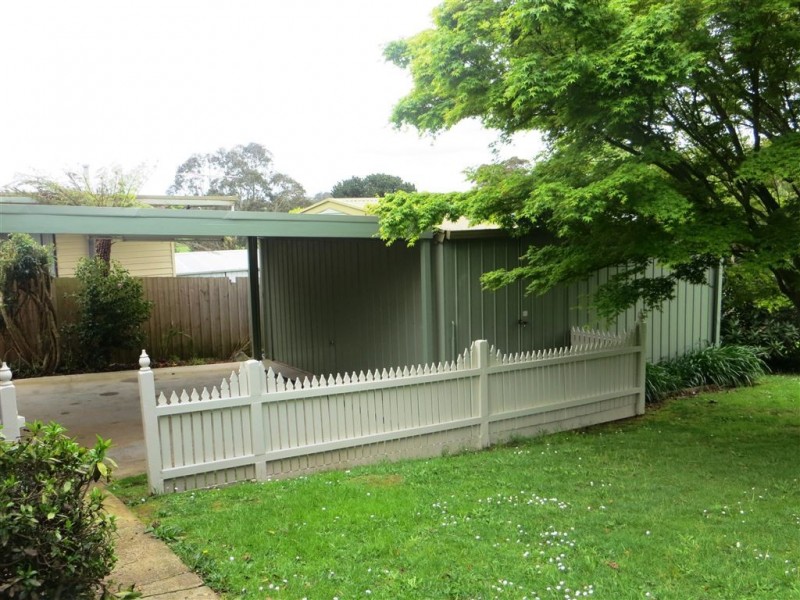 24 Buln Buln Road, Drouin VIC 3818