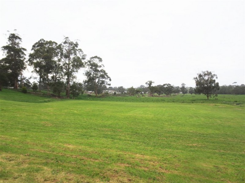 25 Bunjil Drive, Drouin VIC 3818