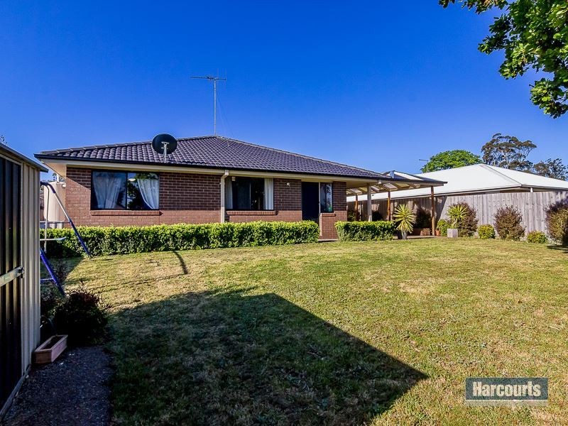 27 Springwater Drive, Drouin VIC 3818