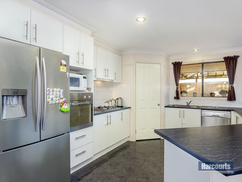 27 Springwater Drive, Drouin VIC 3818