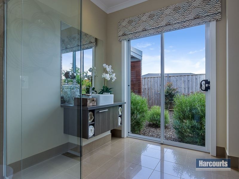 116 Jackson Drive, Drouin VIC 3818