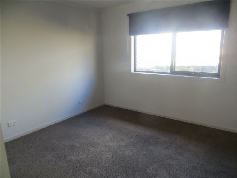 24 McMillan Drive, Warragul VIC 3820