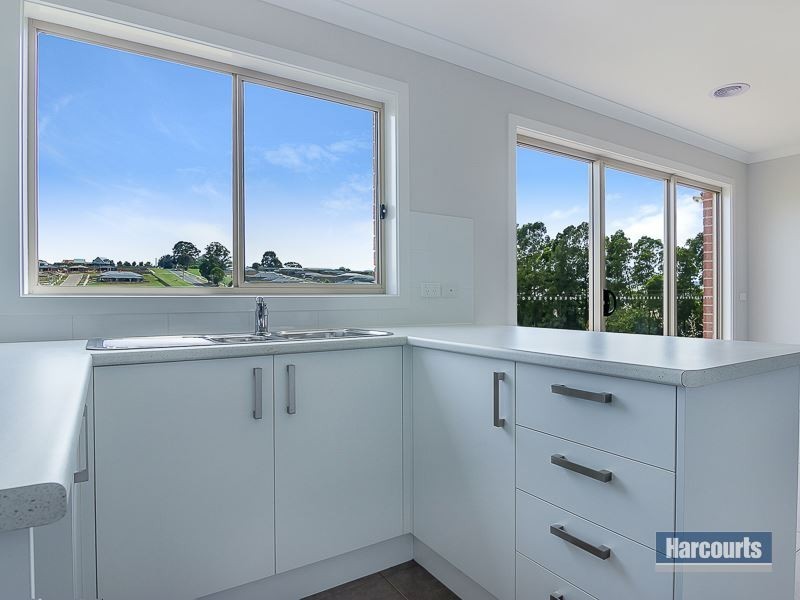 2/73 Victoria Street, Drouin VIC 3818