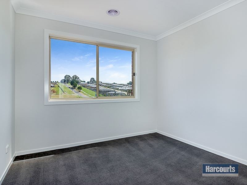 2/73 Victoria Street, Drouin VIC 3818