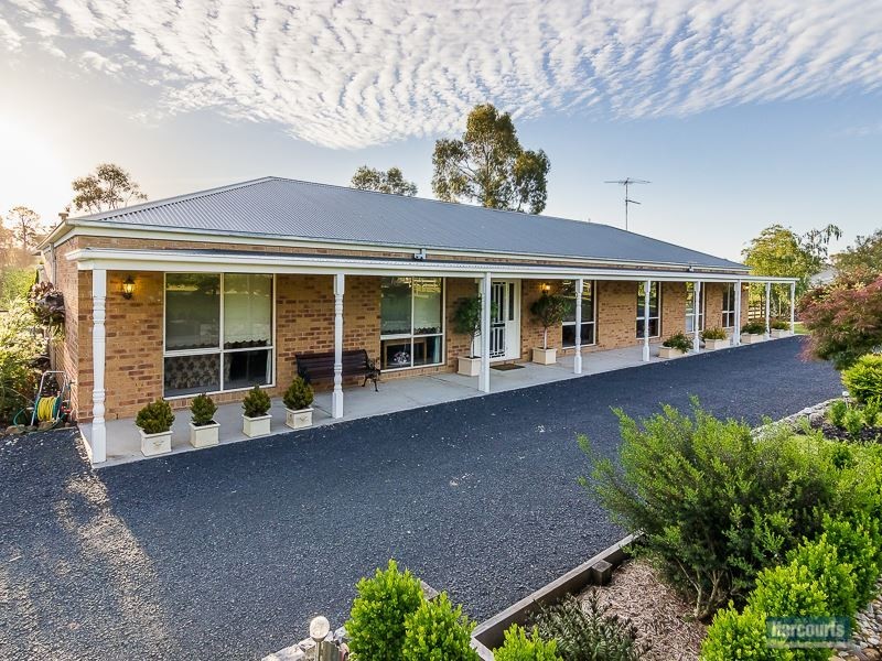 54 Fairway Drive, Drouin VIC 3818