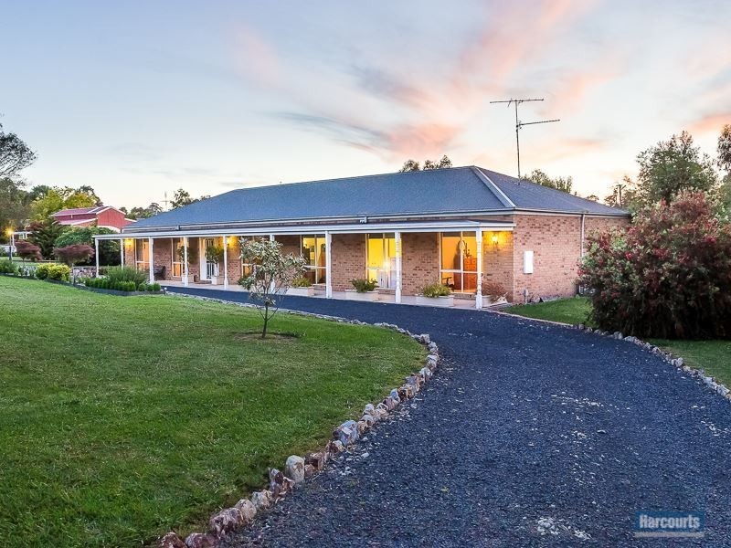 54 Fairway Drive, Drouin VIC 3818