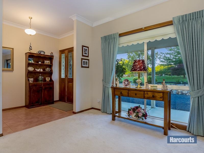 54 Fairway Drive, Drouin VIC 3818