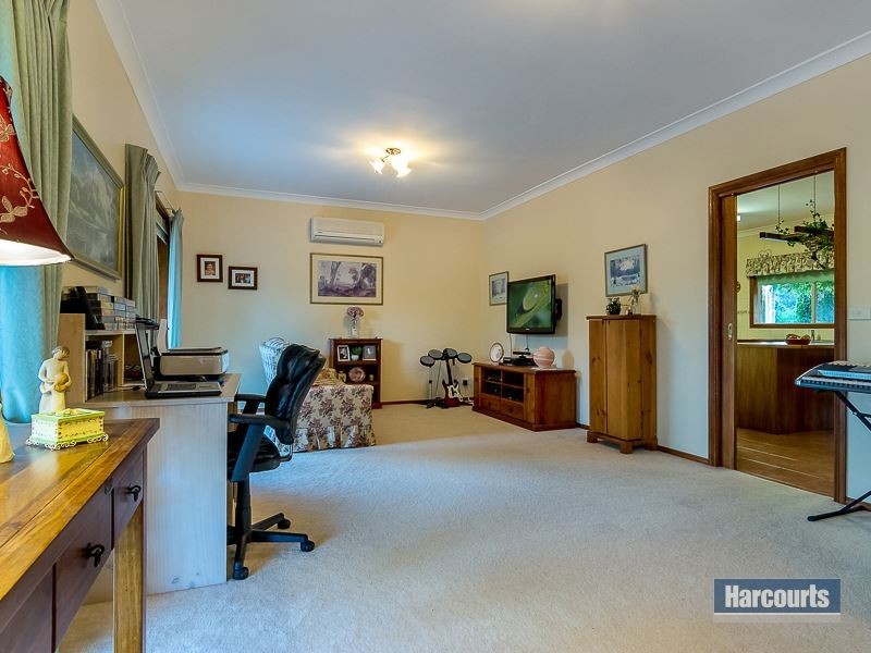 54 Fairway Drive, Drouin VIC 3818