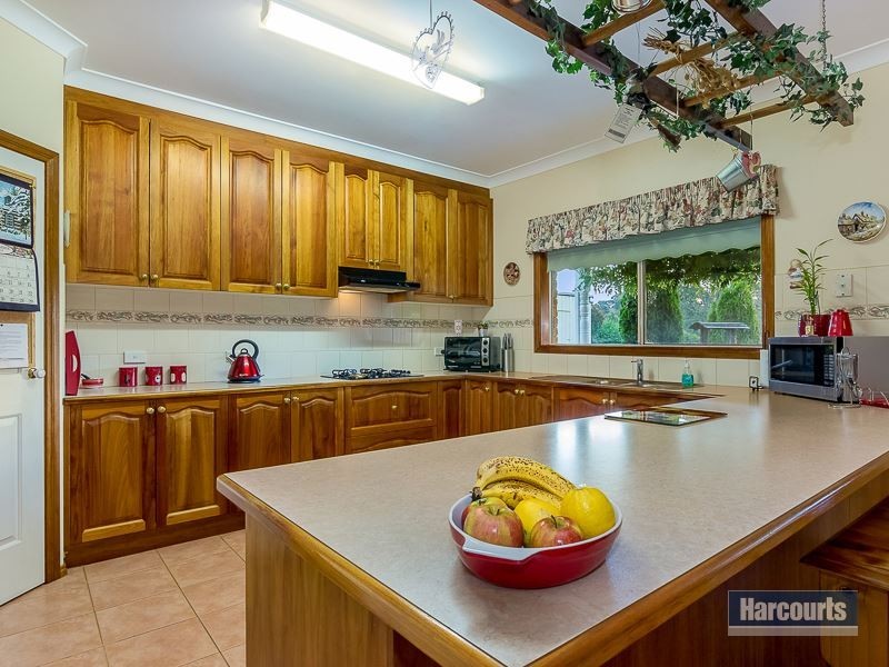54 Fairway Drive, Drouin VIC 3818