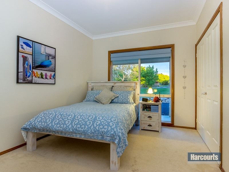 54 Fairway Drive, Drouin VIC 3818