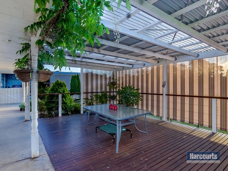 54 Fairway Drive, Drouin VIC 3818