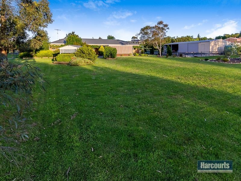 54 Fairway Drive, Drouin VIC 3818