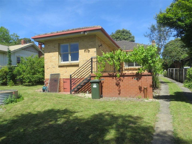 9 Albert Road, Drouin VIC 3818