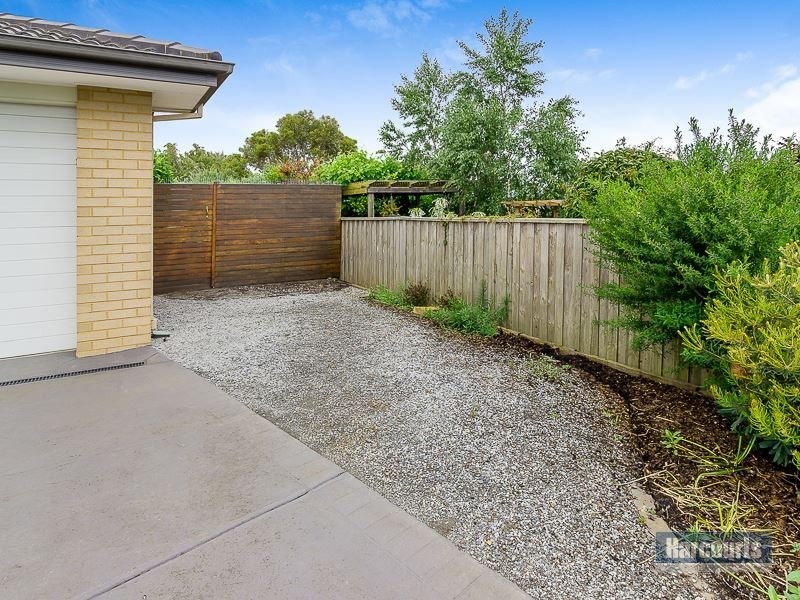 11 Amber Court, Drouin VIC 3818