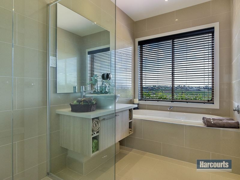 118 Jackson Drive, Drouin VIC 3818