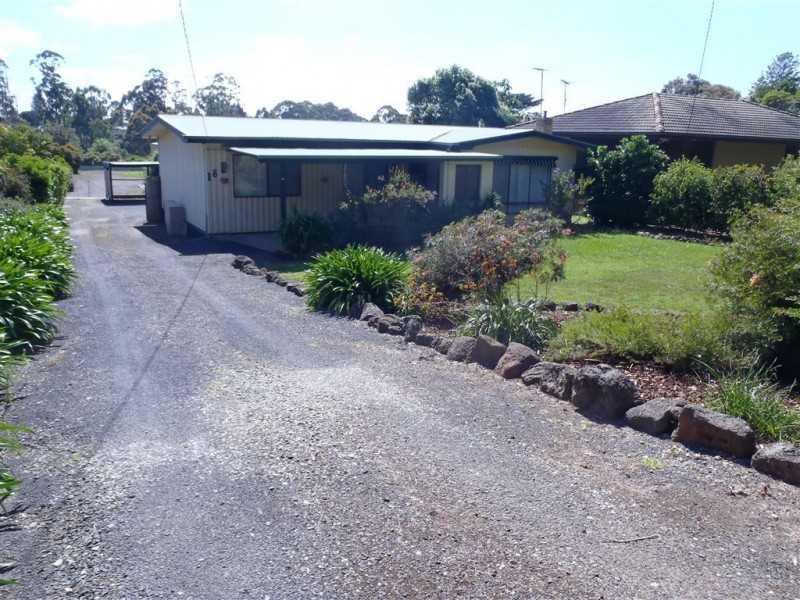 18 Main South Road, Drouin VIC 3818