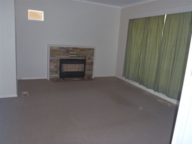 18 Main South Road, Drouin VIC 3818