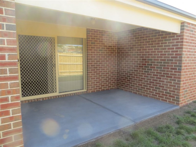 48 Summerhill Boulevard, Drouin VIC 3818