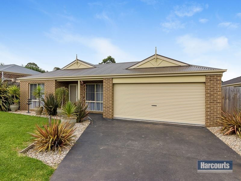 6 Lomandra Court, Drouin VIC 3818