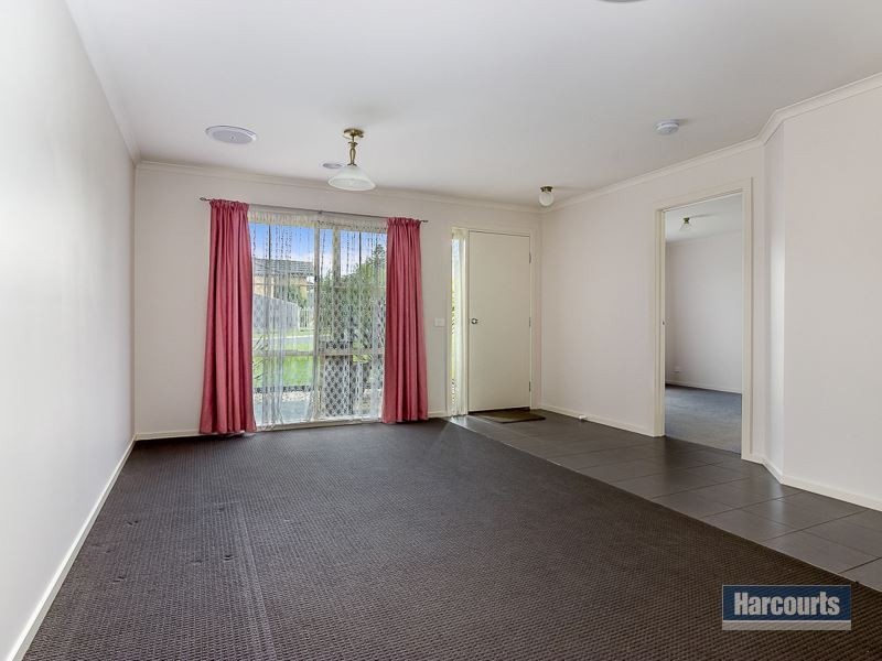 6 Lomandra Court, Drouin VIC 3818