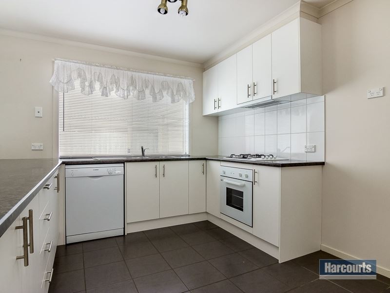 6 Lomandra Court, Drouin VIC 3818