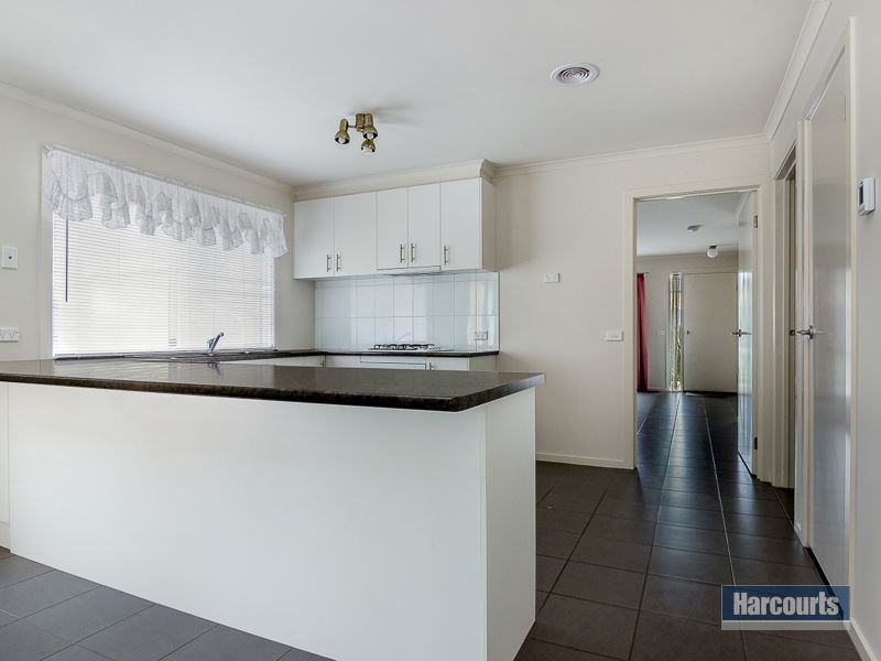 6 Lomandra Court, Drouin VIC 3818