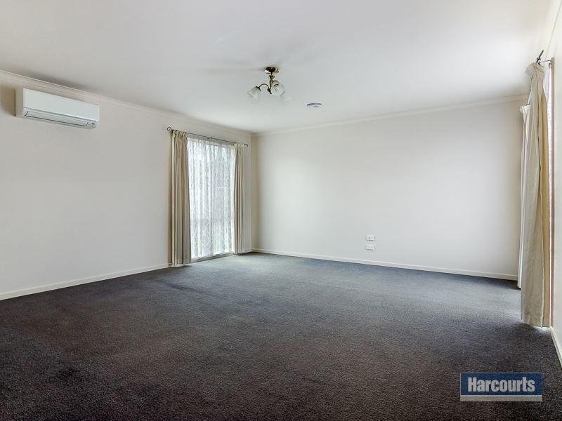 6 Lomandra Court, Drouin VIC 3818