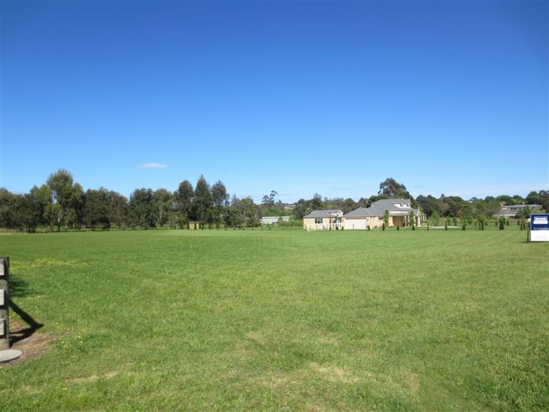 4 Carlile Court, Drouin VIC 3818