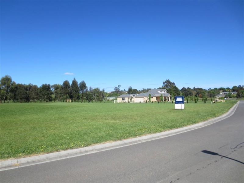 4 Carlile Court, Drouin VIC 3818