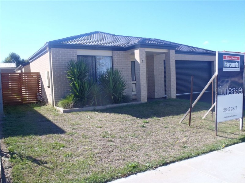 4 Richie Court, Drouin VIC 3818