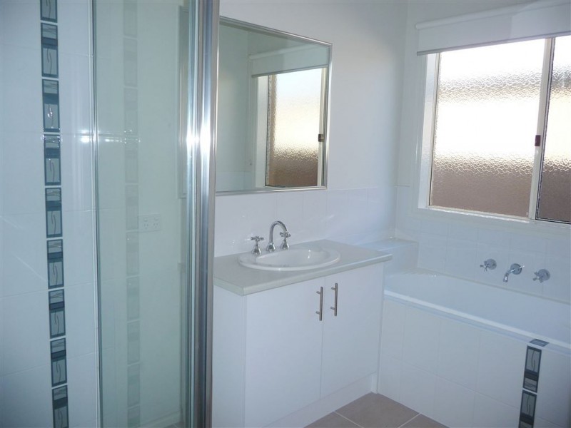 69 Main South Road, Drouin VIC 3818