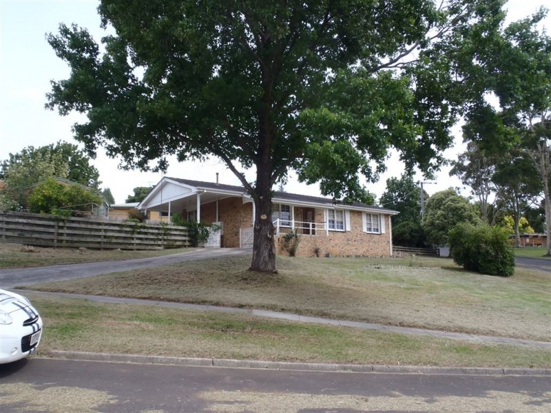 10 Brynwood Avenue, Drouin VIC 3818