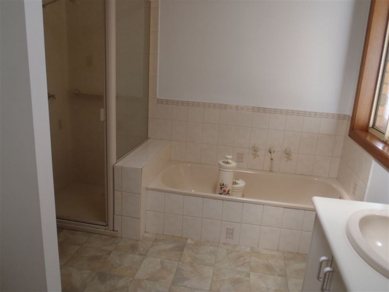 32 North Road, Warragul VIC 3820