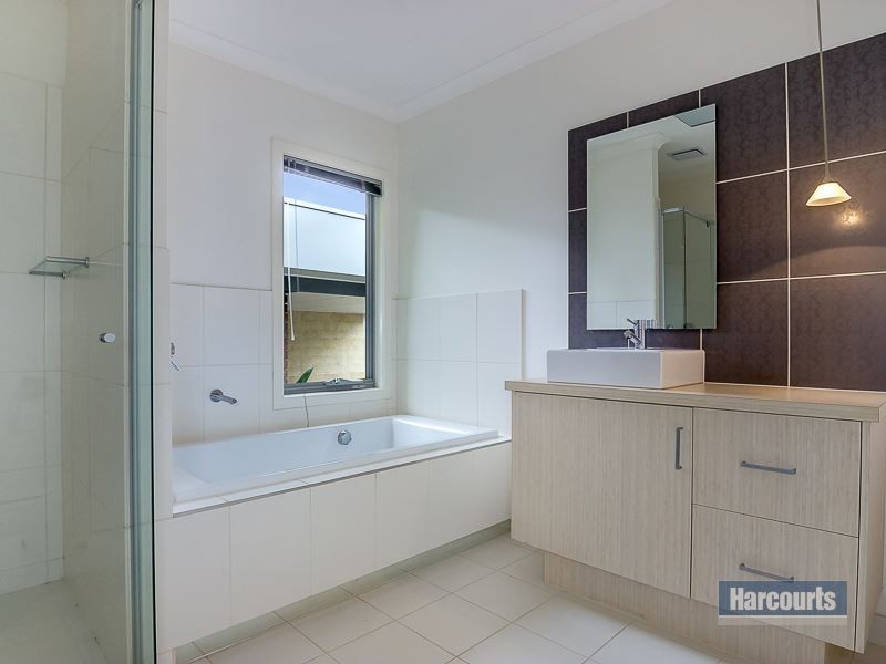 15 Calway Street, Drouin VIC 3818
