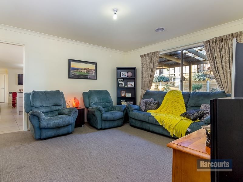 15 Skipton Street, Drouin VIC 3818