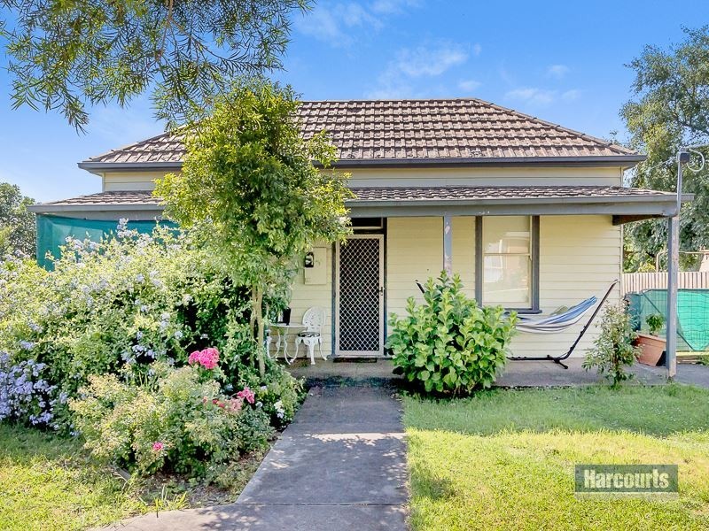 12 Hopetoun Road, Drouin VIC 3818