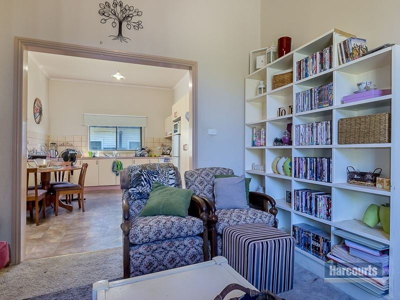 12 Hopetoun Road, Drouin VIC 3818