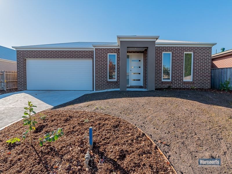 9 Holland St, Drouin VIC 3818