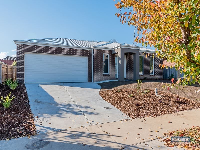 9 Holland St, Drouin VIC 3818