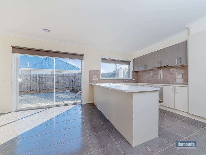 9 Holland St, Drouin VIC 3818