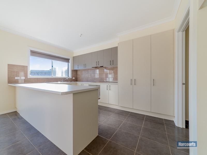 9 Holland St, Drouin VIC 3818