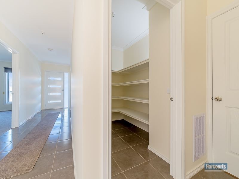 9 Holland St, Drouin VIC 3818