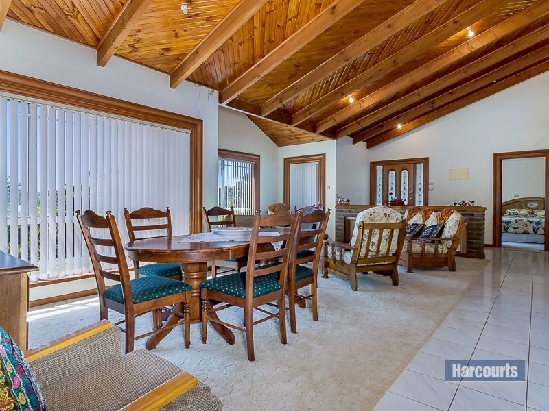 4 Quentin Court, Drouin VIC 3818