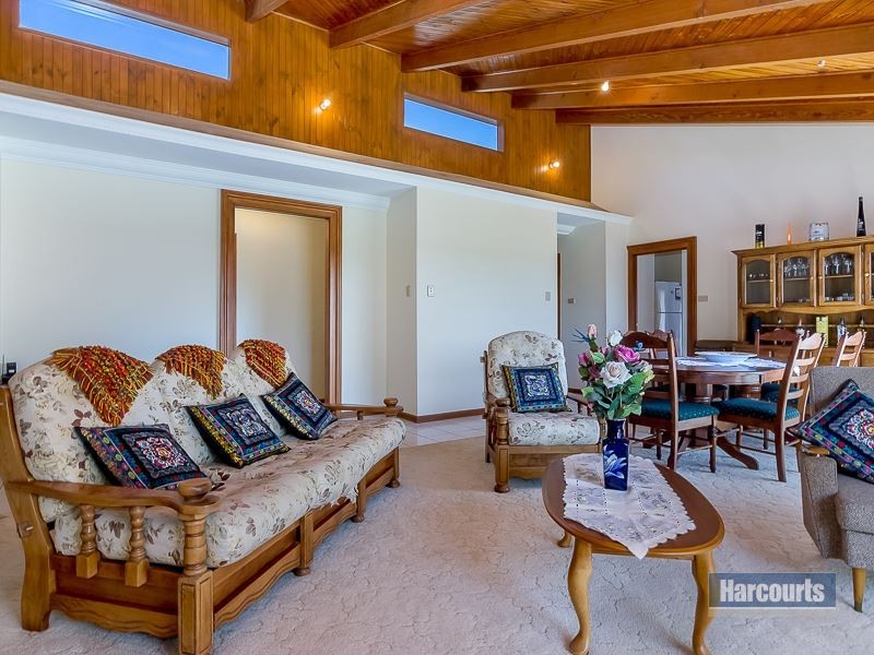 4 Quentin Court, Drouin VIC 3818