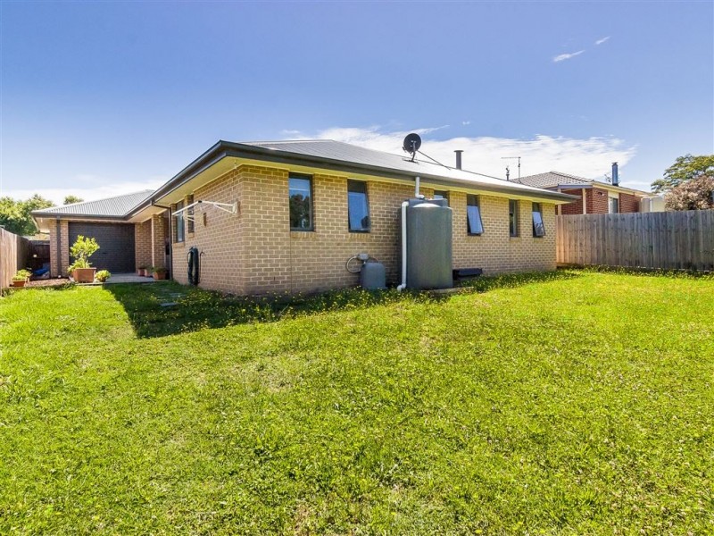 20 Holland Street, Drouin VIC 3818