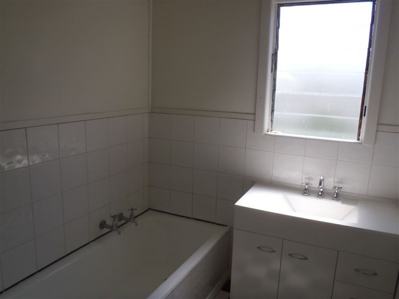 16 Church Street, Drouin VIC 3818