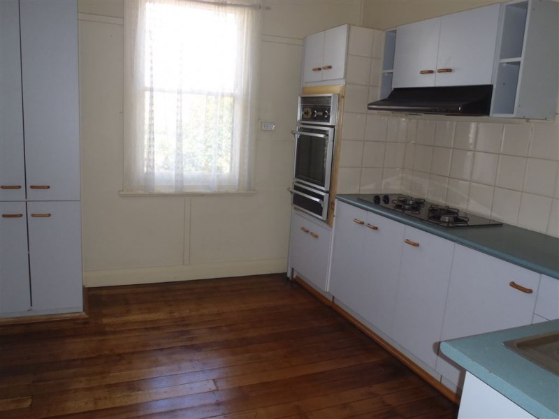 16 Church Street, Drouin VIC 3818