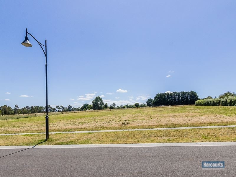 13 Golf View Court, Drouin VIC 3818