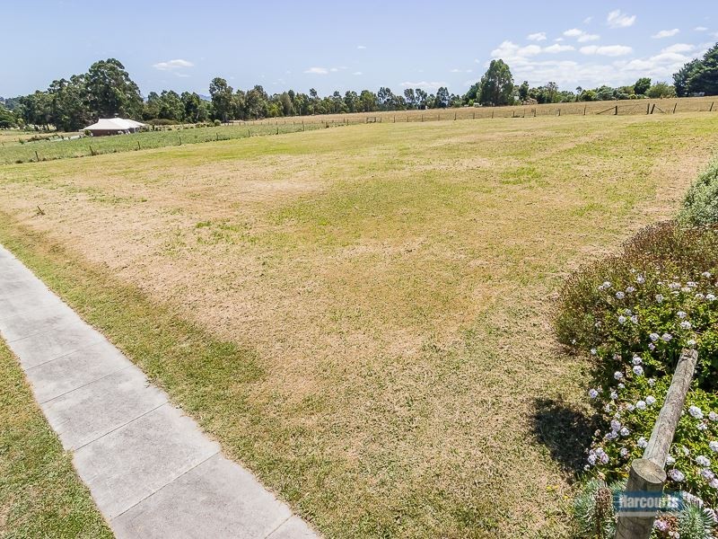13 Golf View Court, Drouin VIC 3818